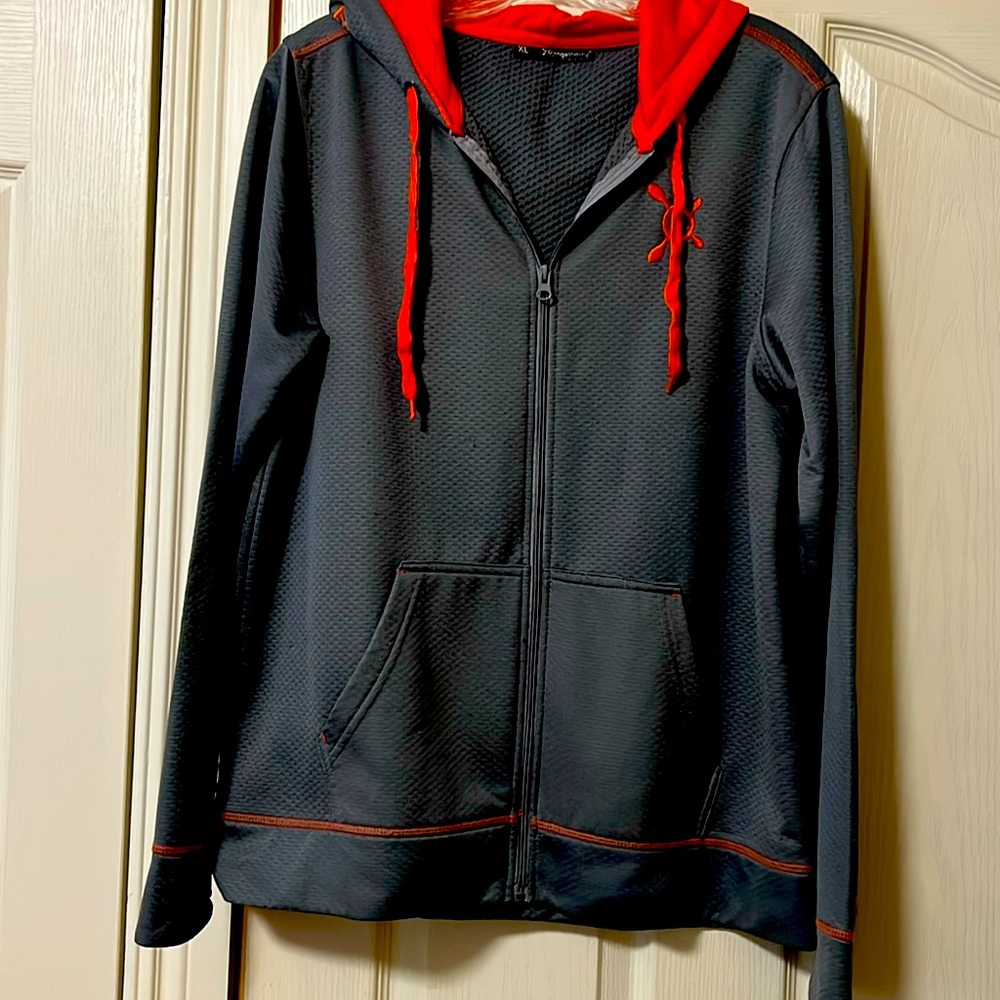 ORANGE THEORY VINTAGE ZIP UP HOODIE. LIGHT WEIGHT PERFECT FOR COOL WEATHER.